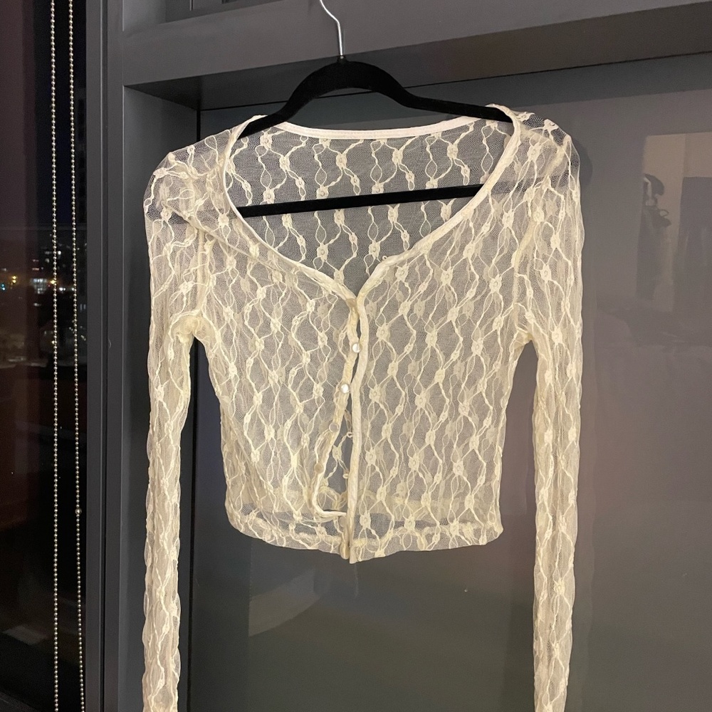 Mesh cream top
